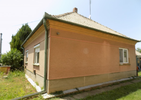 Na predaj suchý 3 izb. domček v obci Rúbaň .